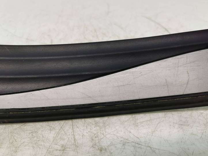 BMW 5 E60 E61 (2004 - 2010)  7034306 Отделка переднего порога (внутренняя)