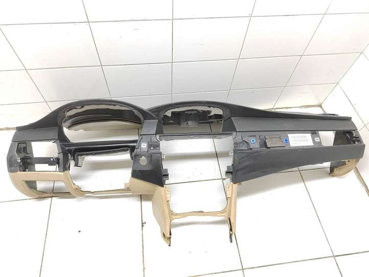 BMW 5 E60 E61 (2004 - 2010)  6976407 Панель