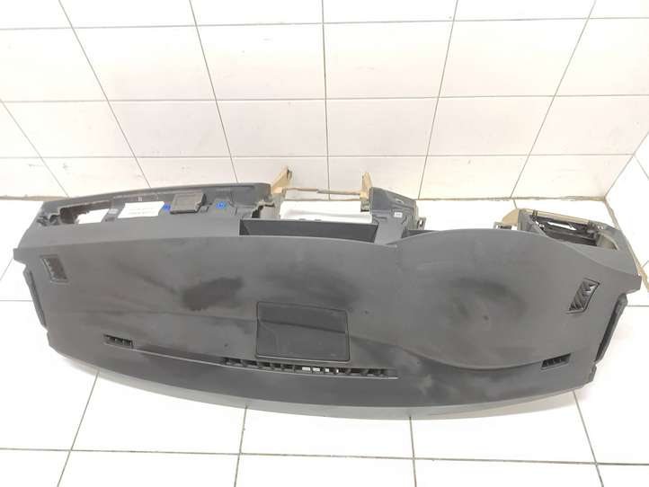 BMW 5 E60 E61 (2004 - 2010)  6976407 Панель