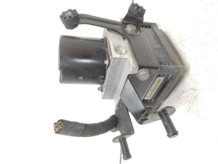 BMW 5 E60 E61 (2004 - 2010)  6783360 Блок ABS