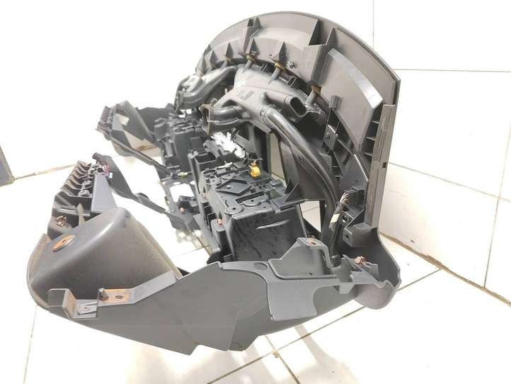 Ford Transit (2006 - 2013)  6C1119098A Панель