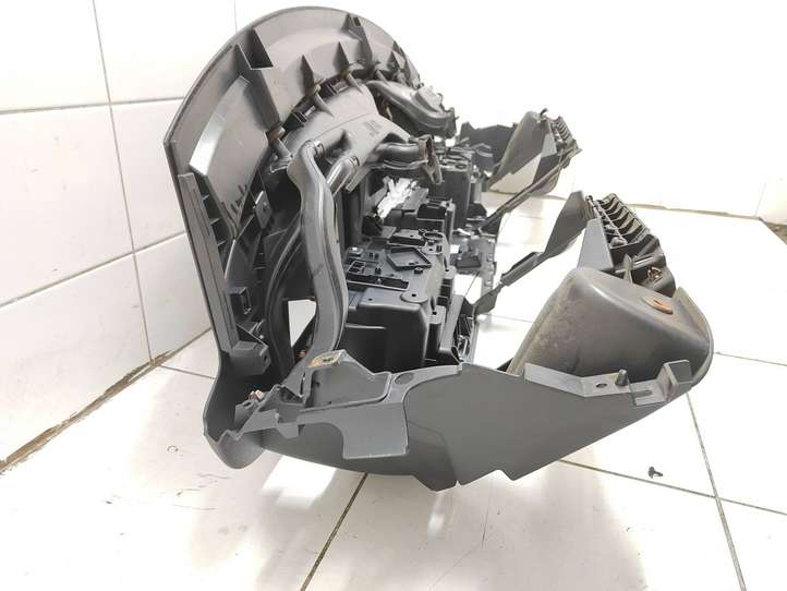 Ford Transit (2006 - 2013)  6C1119098A Панель