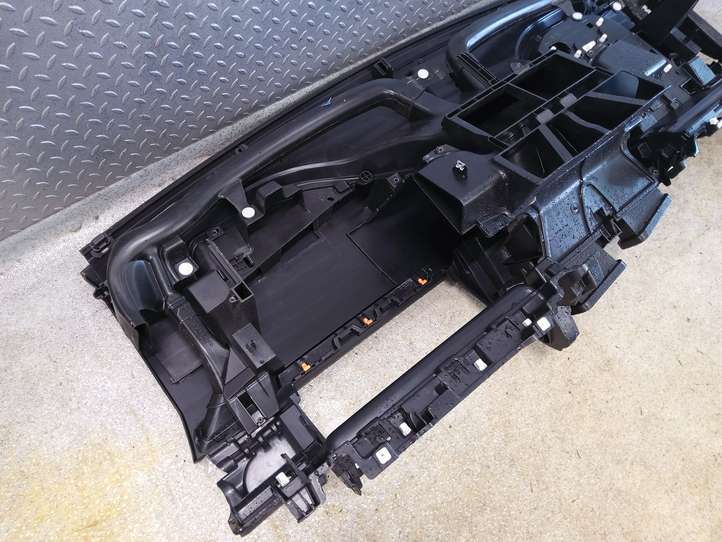 Citroen Berlingo (2018 - )  16841899ZD Панель