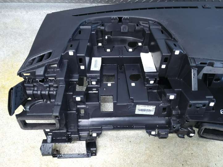 Citroen Berlingo (2018 - )  16841899ZD Панель
