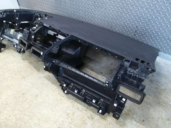Citroen Berlingo (2018 - )  16841899ZD Панель