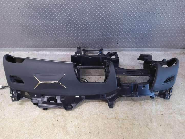 Toyota Yaris XP210 (2020 - )  QA1024757 Панель