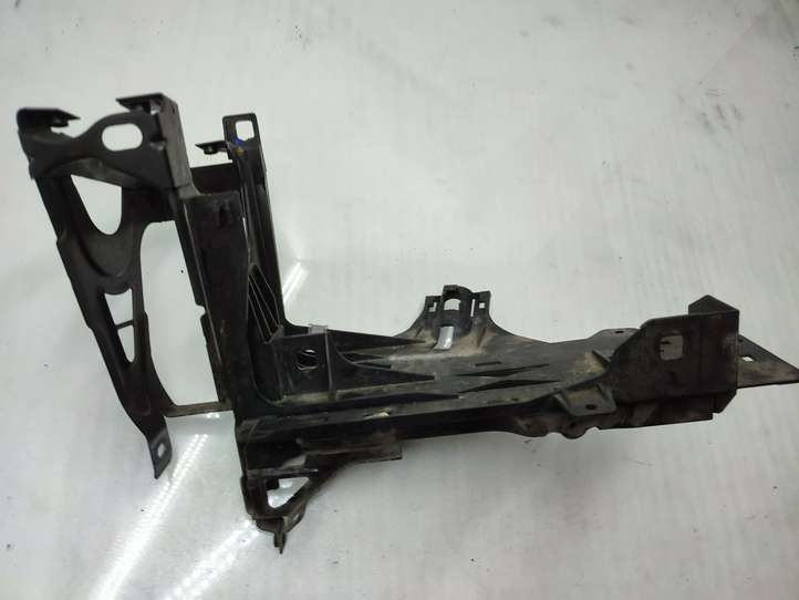 BMW 5 F10 F11 (2009 - 2016)  7200794 Держатель передней фары
