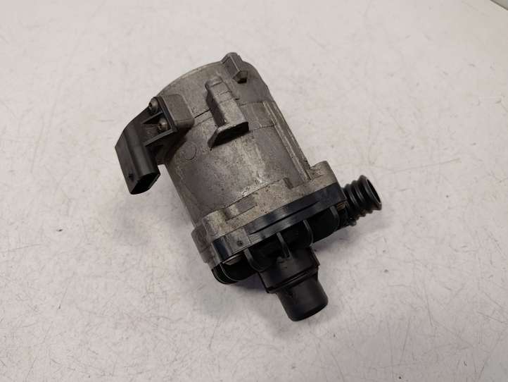 BMW X5 E70 (2006 - 2013)  11517566335 Водяной насос