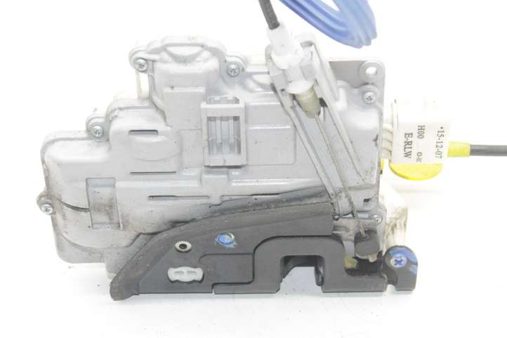 Audi A4 (2007 - 2011)  8J2837015A Передняя звукоизоляция