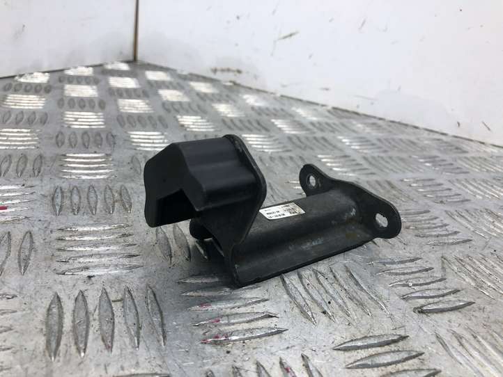 BMW 5 F10 F11 (2009 - 2016)  851913101 Кронштейн
