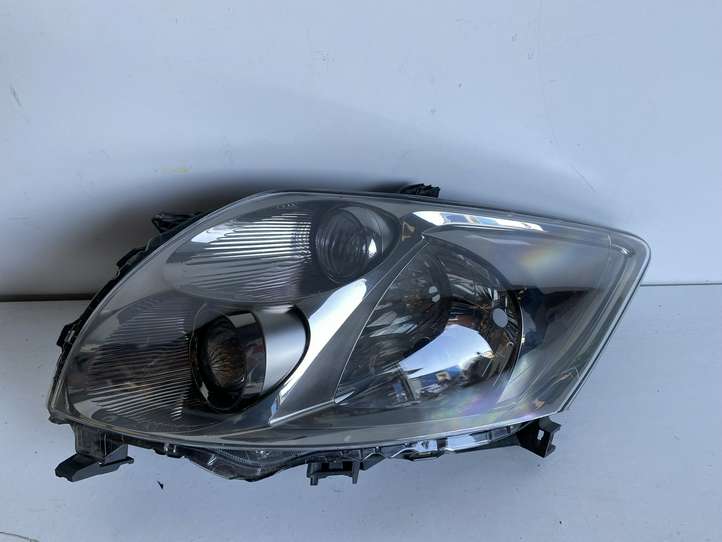 Toyota Auris 150 (2006 - 2012)  8117002510 Передняя фара