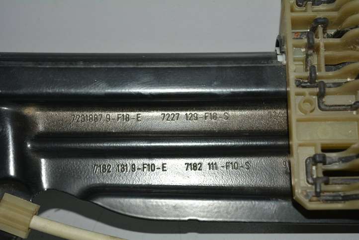 BMW 5 F10 F11 (2009 - 2016)  7182131 Передний комплект электрического механизма для подъема окна