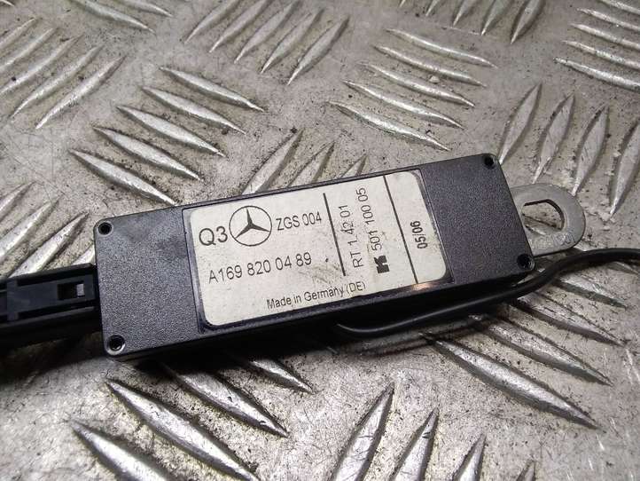 Mercedes-Benz B-class W245 (2005 - 2008)  A1698200489 Усилитель антенны