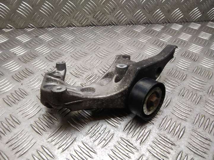 Opel Astra (2009 - 2012)   Кронштейн