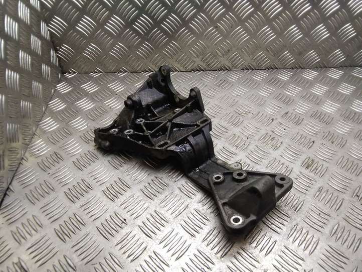 Volvo V60 (2010 - 2013)  31316673 Кронштейн