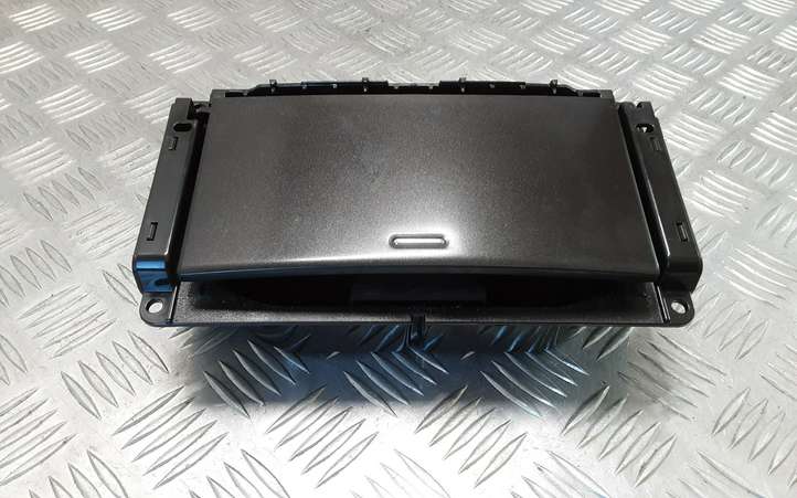 Toyota Land Cruiser (J150) (2009 - )  1A85H015G Передний держатель чашки
