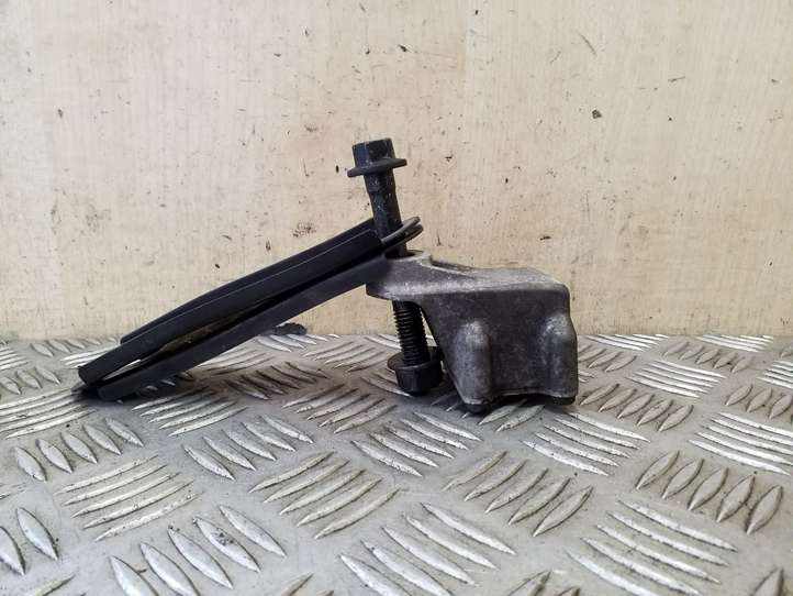 Volvo XC90 (2006 - 2014)  30645245 Кронштейн