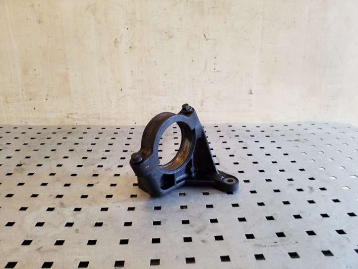 Volvo XC90 (2006 - 2014)  30711363 Кронштейн