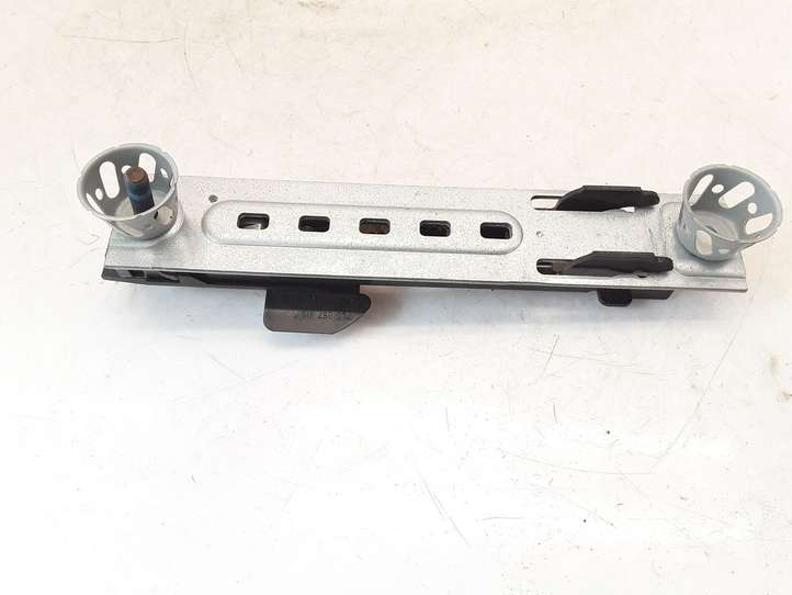 Porsche Cayenne (9PA) (2002 - 2010)  7L0857819F Регулировочная планка ремня безопасности