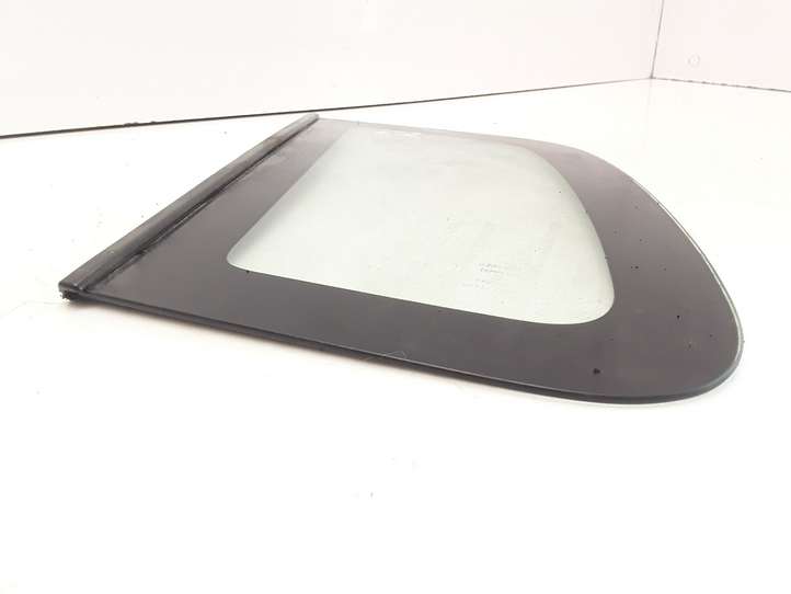 Suzuki Ignis (2000 - 2003)  43R004709 Заднее боковое стекло кузова