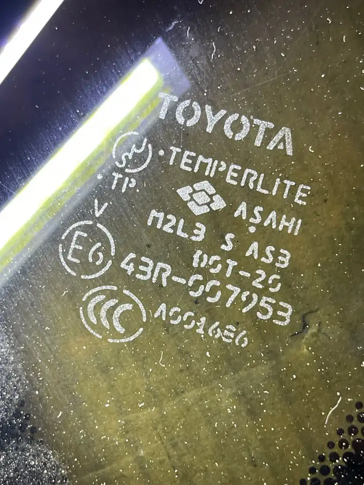 Toyota RAV 4 (XA30) (2006 - 2016) Заднее боковое стекло — фото 2