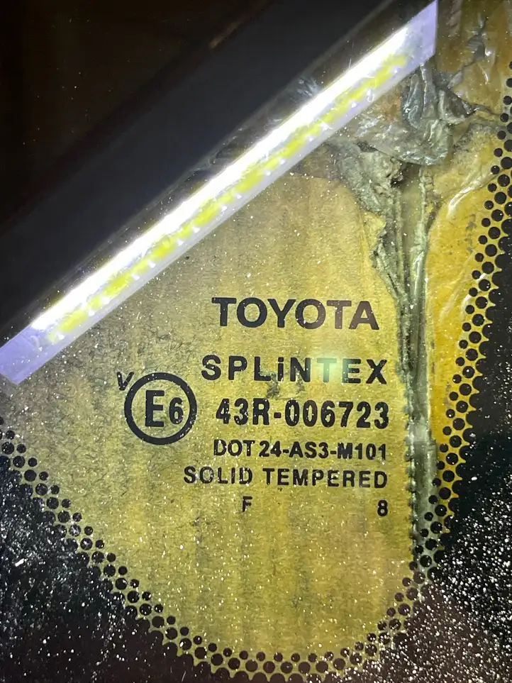 Toyota Corolla Verso E121 (2004 - 2007) Заднее боковое стекло — фото 2