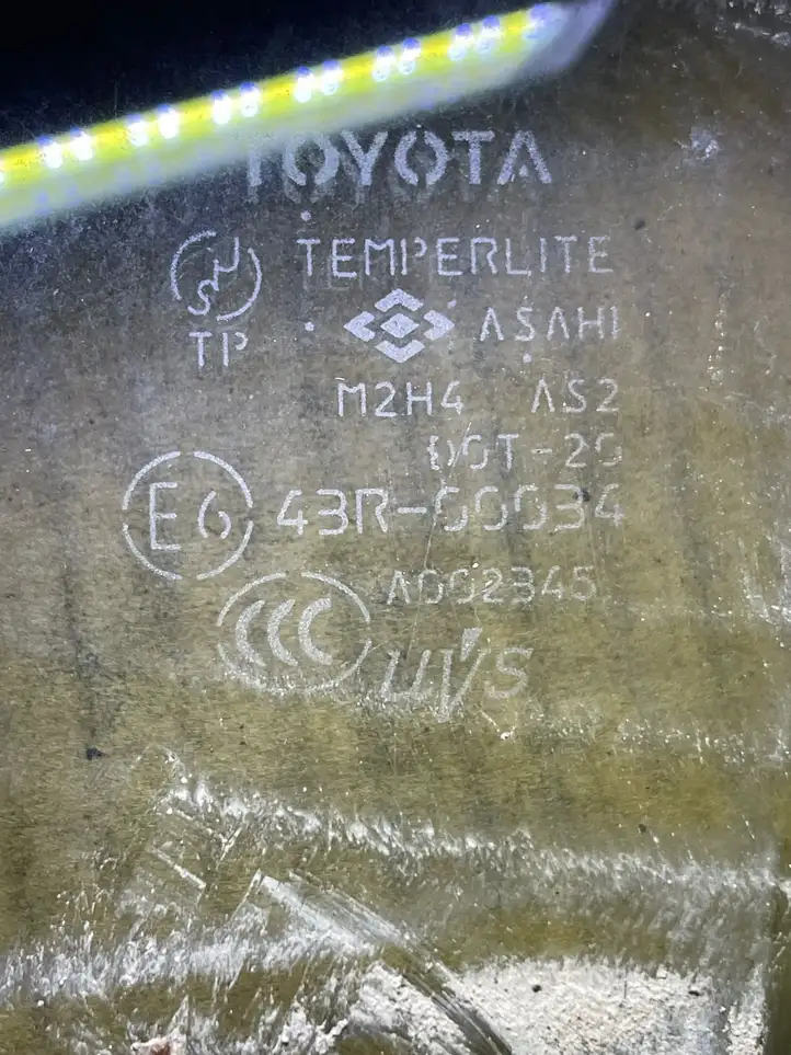 Toyota RAV 4 (XA30) (2006 - 2016) Стекло передней двери — фото 2