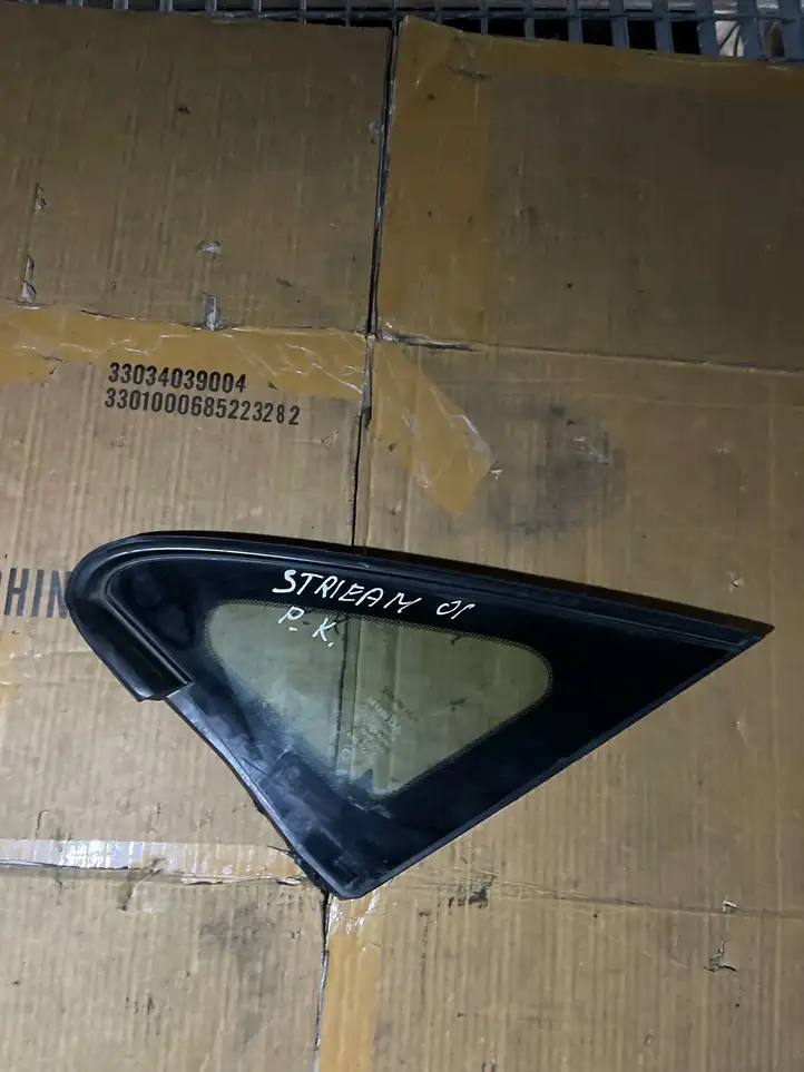 Honda Stream (2006 - 2009) Треугольное стекло кузова — фото 1