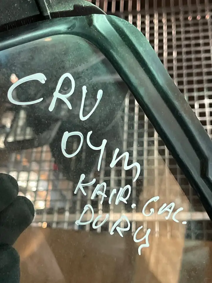 Honda CR-V (2004 - 2006) Форточка двери — фото 3