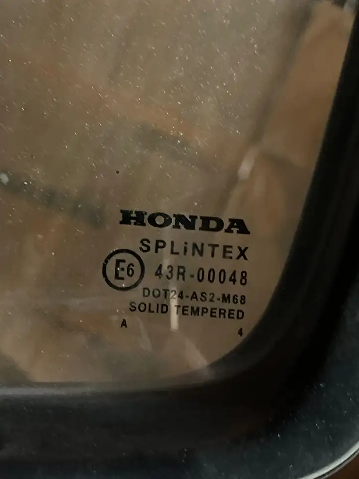 Honda CR-V (2004 - 2006) Форточка двери — фото 2