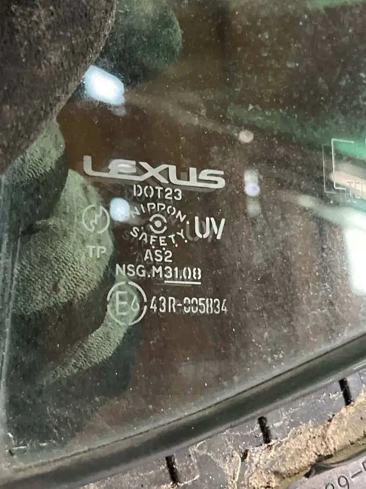 Lexus IS 220D-250-350 (2005 - 2010) Форточка двери — фото 2