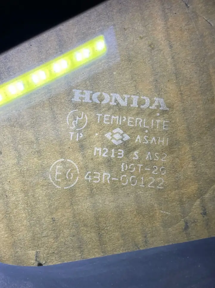Honda Jazz (2008 - 2014) Заднее боковое стекло — фото 2