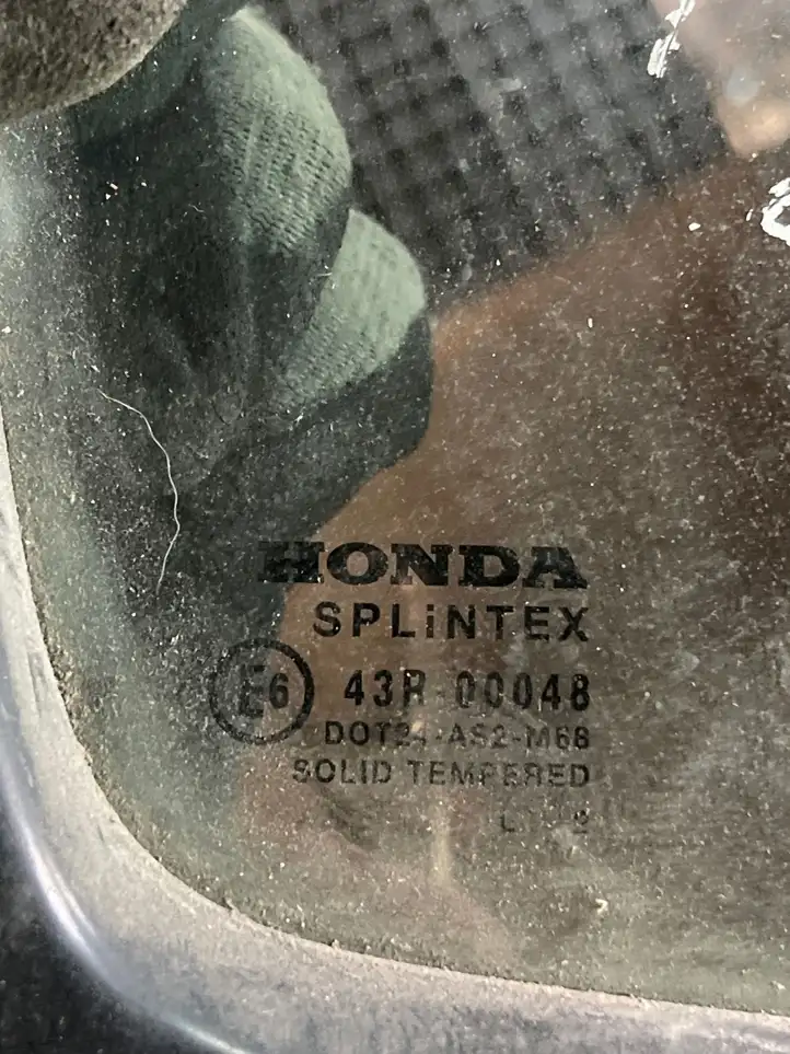 Honda CR-V (2004 - 2006) Форточка двери — фото 2
