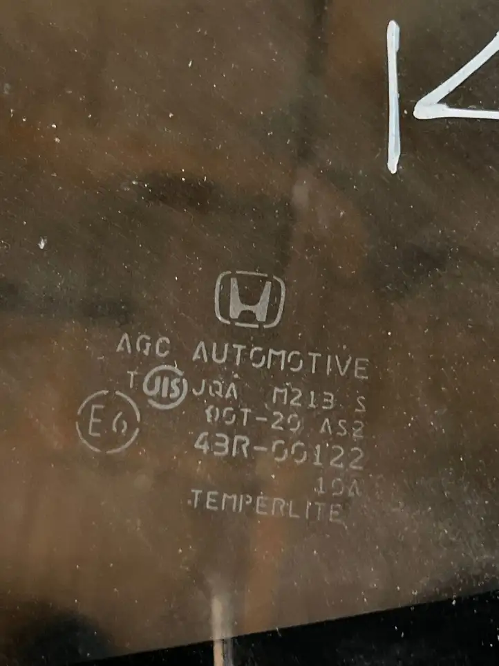 Honda Jazz (2008 - 2014) Заднее боковое стекло — фото 2