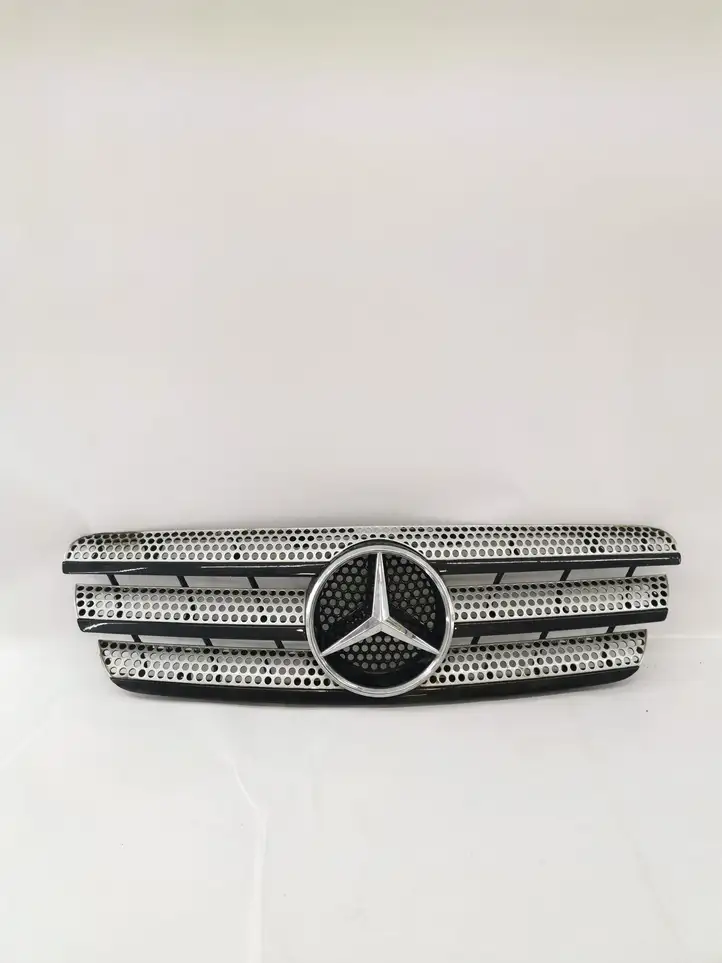 Mercedes-Benz ML W163 (1997 - 2005) 1638800185 Передняя решетка — фото 1