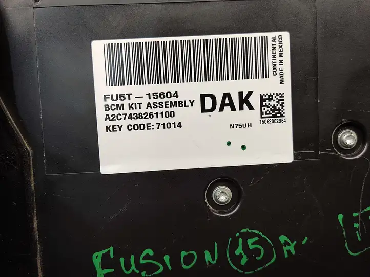 Ford Fusion II (2013 - ) FU5T15604DAK Блок управления электропитанием — фото 2