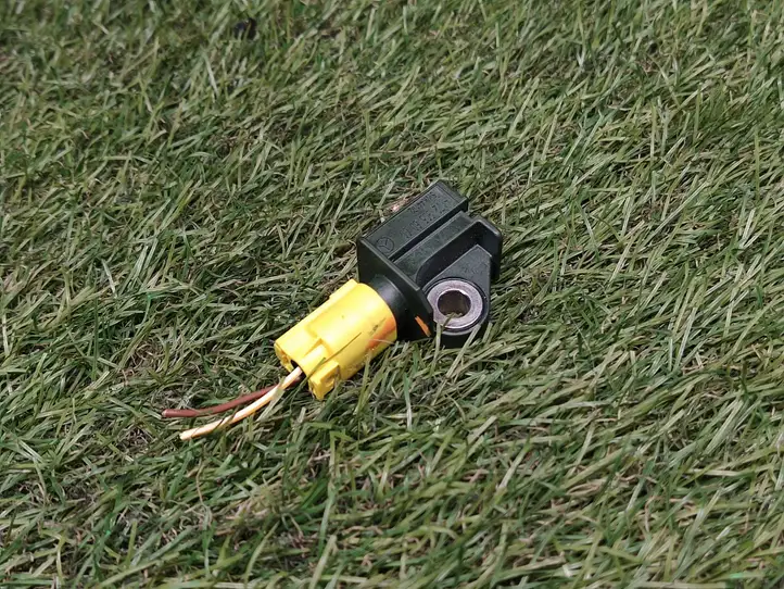 Mercedes-Benz C W204 (2007 - 2014) A1729056000 Датчик удара SRS — фото 1