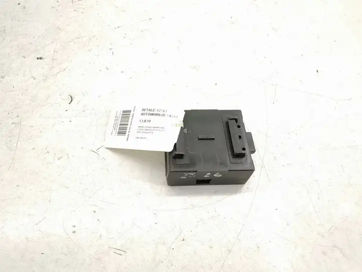 Mercedes-Benz C W203 (2000 - 2007) Блок управления сигнализацией — фото 4