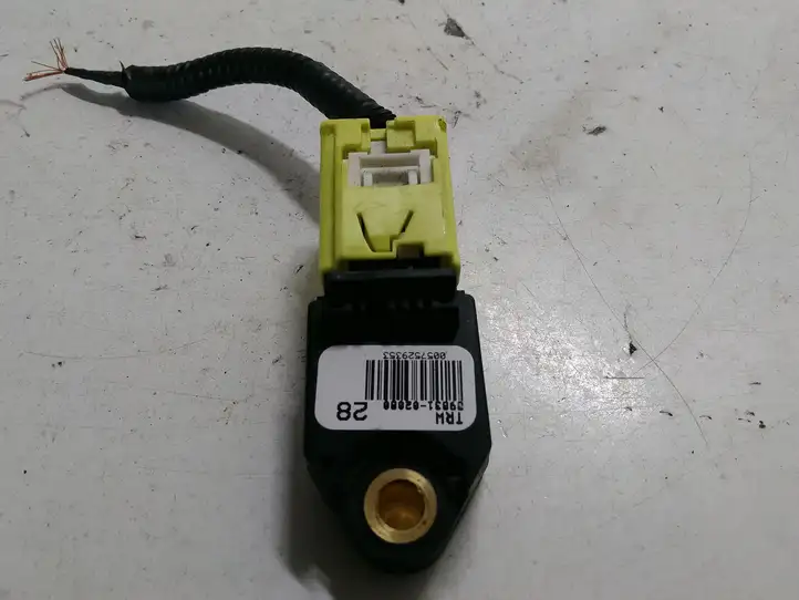 Toyota Auris 150 (2006 - 2012) 8983102080 Датчик удара SRS — фото 3