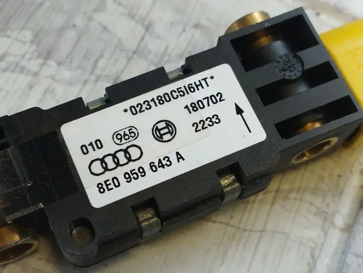 Audi A4 S4 B6 8E 8H (2000 - 2006) 8E0959643A Датчик удара SRS — фото 2