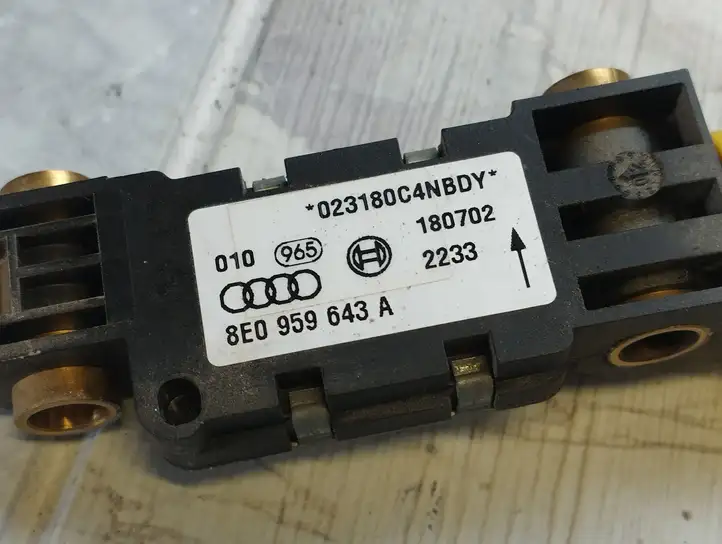 Audi A4 S4 B6 8E 8H (2000 - 2006) 8E0959643A Датчик удара SRS — фото 2