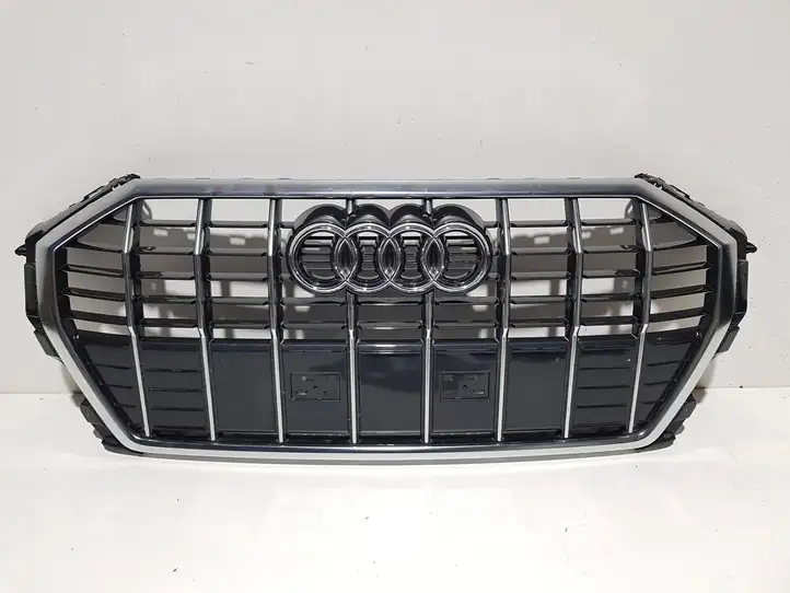 Audi Q3 F3 (2018 - ) 83A853651 Передняя решетка — фото 1