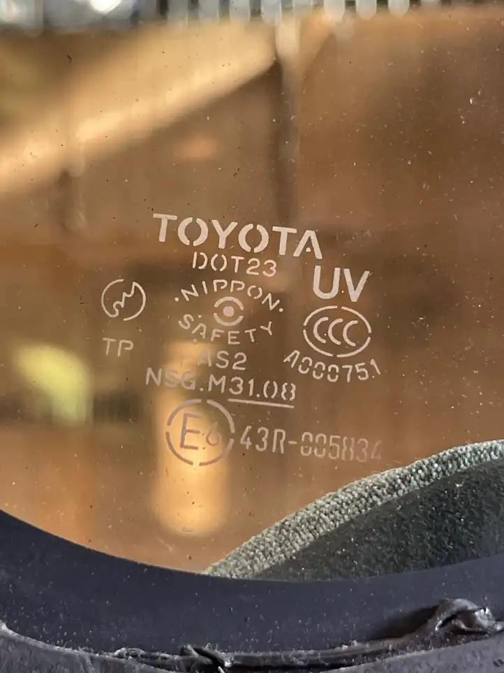 Toyota Prius (XW20) (2003 - 2009) Заднее боковое стекло — фото 2