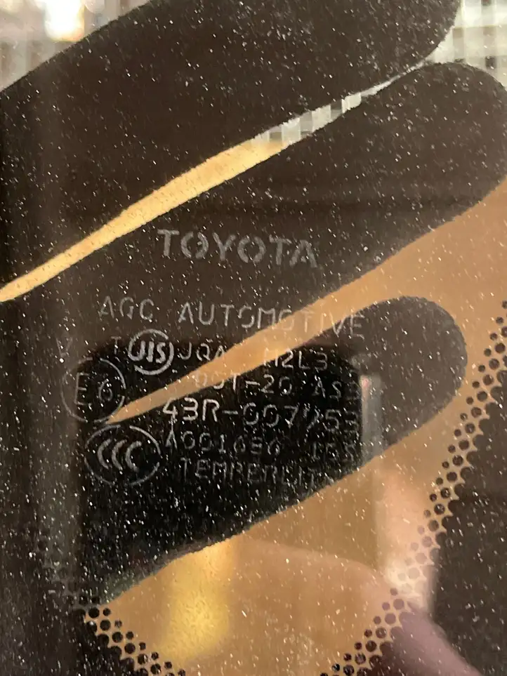 Toyota RAV 4 (XA30) (2006 - 2016) Заднее боковое стекло — фото 2