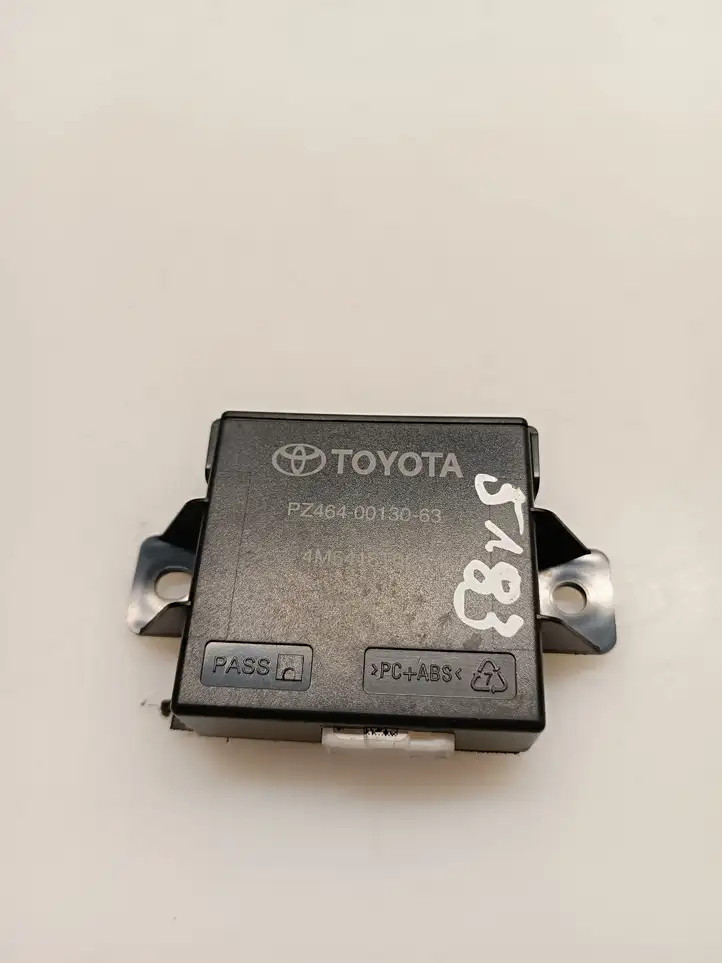 Toyota Yaris (2012 - 2014) PZ4640013063 Блок управления сигнализацией — фото 1