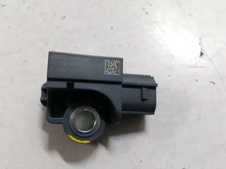 Kia Sportage (2018 - 2021) 95920B4000 Датчик удара SRS — фото 1