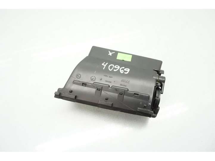 Citroen C5 (2004 - 2008)  9682532077 Центральный дефлектор