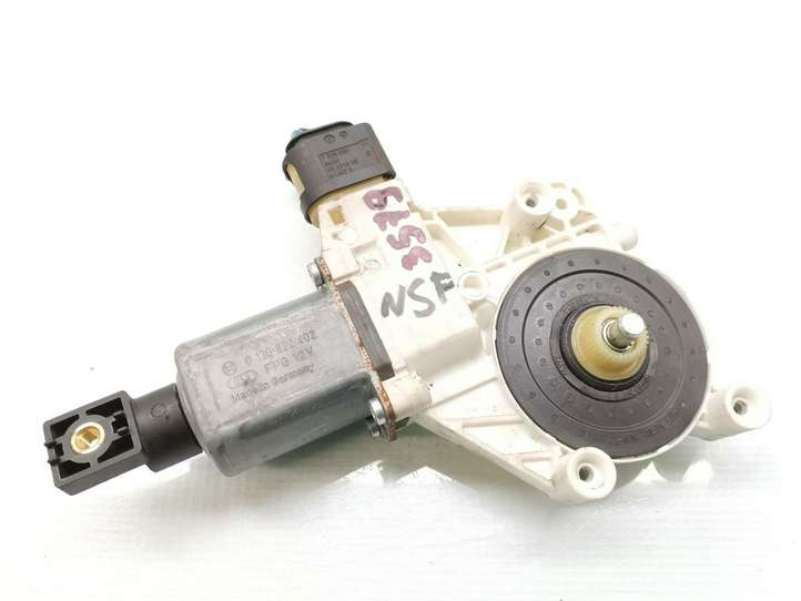 BMW 3 E92 E93 (2005 - 2014)  0130822402 электродвигатель переднего стеклоподъемника