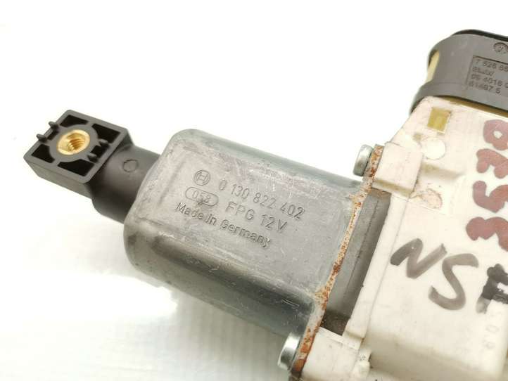 BMW 3 E92 E93 (2005 - 2014)  0130822402 электродвигатель переднего стеклоподъемника