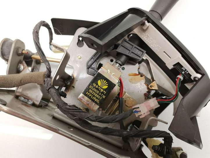 Chevrolet Tacuma (2000 - 2008)  96258807 Отделка рычага переключения передач (кожа, головка)